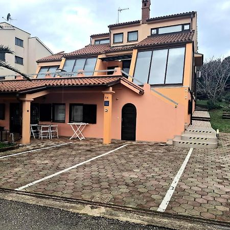 Apartmani Delas Pjescana Uvala Kültér fotó