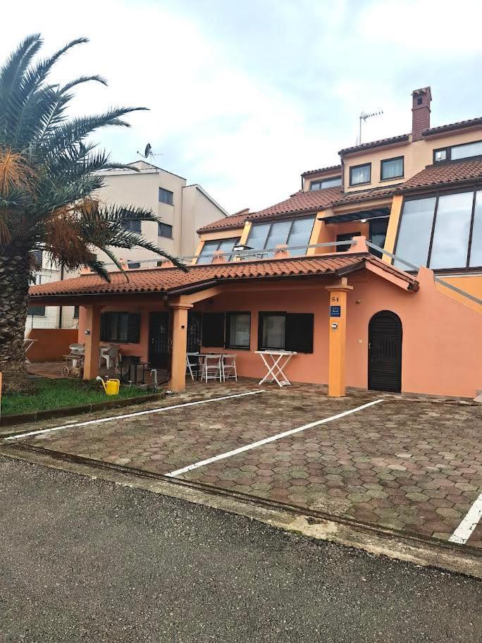 Apartmani Delas Pjescana Uvala Kültér fotó